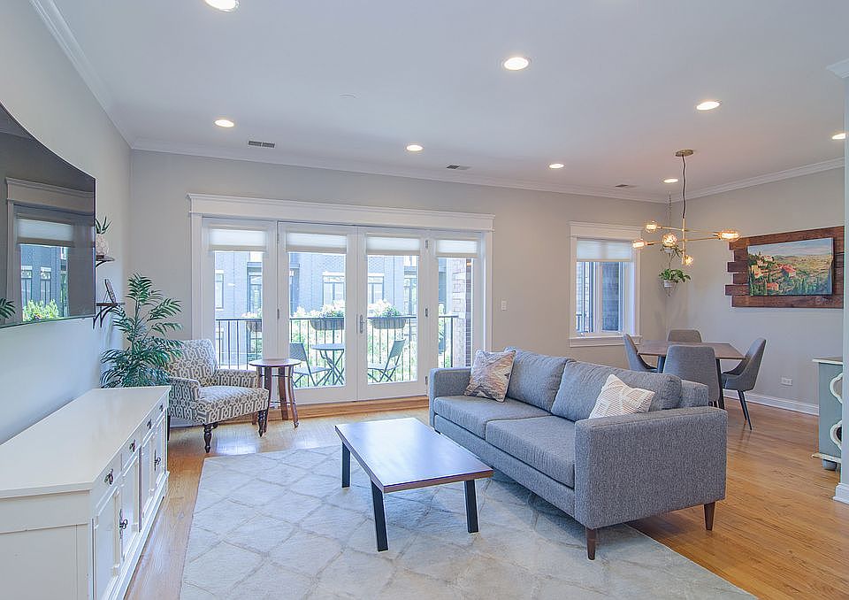 1st image of 3404 N Southport Ave #2