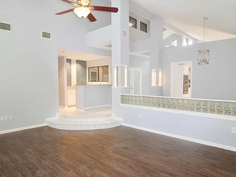 1806 Encino Bnd — Photo 8