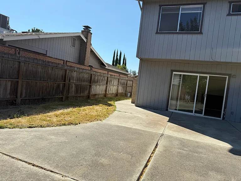 9116 Cornwall Dr — Photo 23
