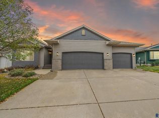 2317 S Katie Ave, Sioux Falls, SD 57106