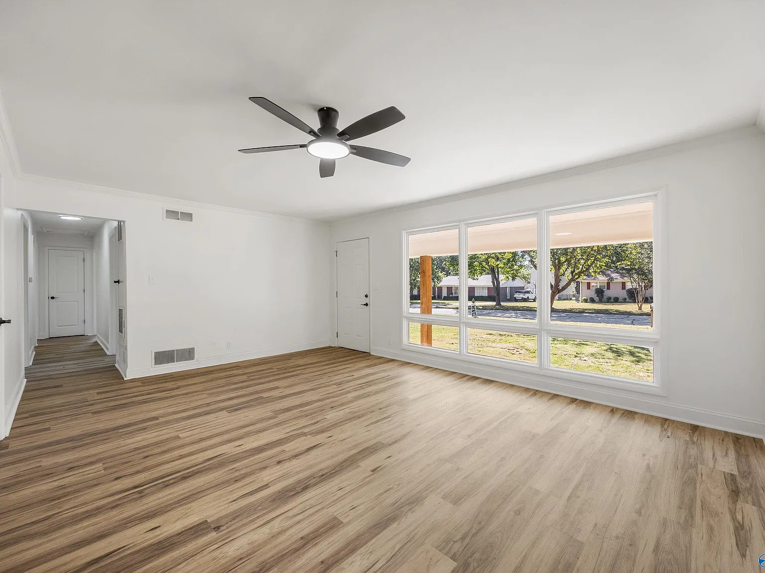 3 bed, 2.0 bath, 1371 sqft, $1,800 — Photo 3