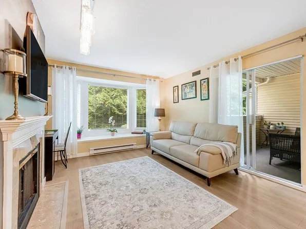 6860 Rumble St #205, Burnaby, BC V5E 1A8