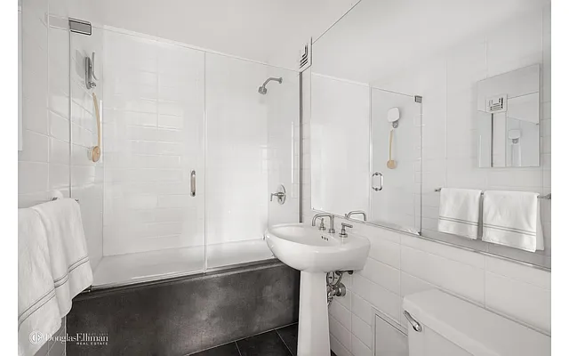 Rented by Douglas Elliman | media 27