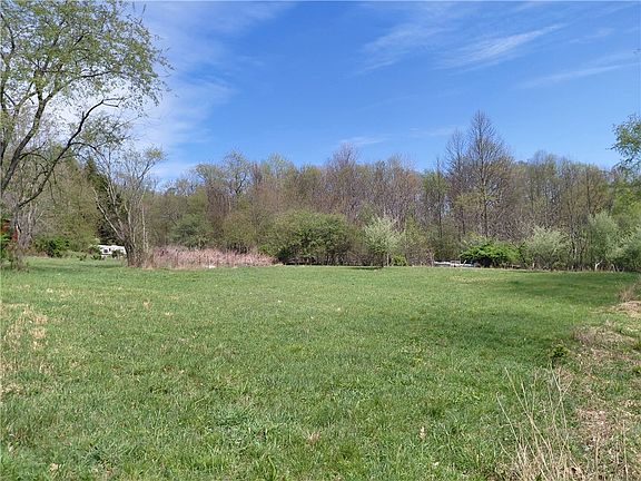 3rd image of 524 Patterson Rd