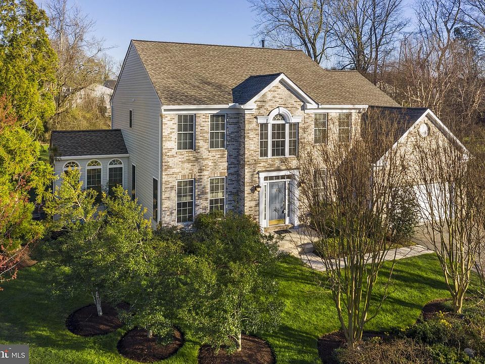 1st image of 903 Sand Brook Ct