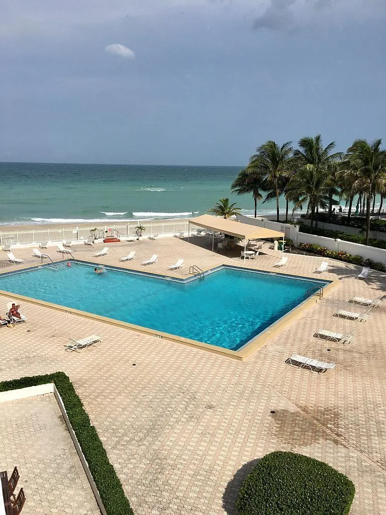 3505 S Ocean Dr — Photo 4