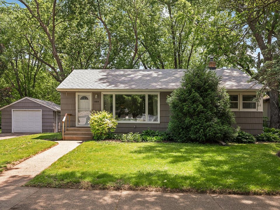 1st image of 1304 Hall Ave