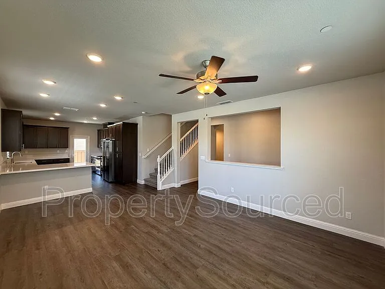 948 Posey St — Photo 6