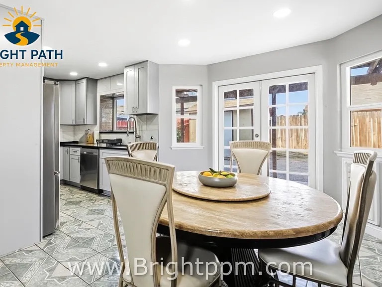 25280 Bay Ave — Photo 8