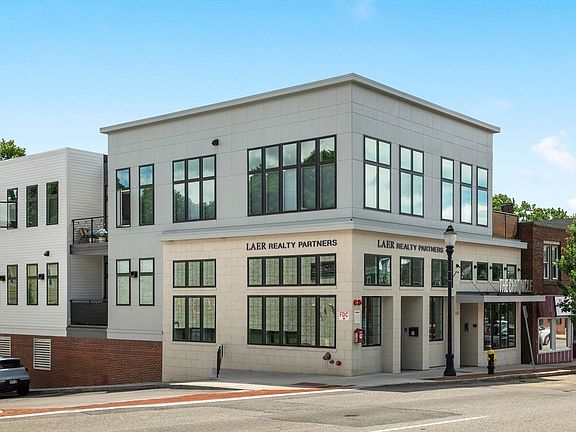 2nd image of 531 Main St #1002