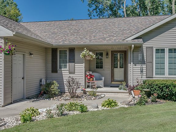 3rd image of 2938 White Pine Rd