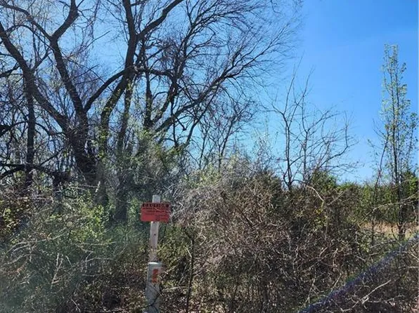 50 Newberry Dr, Linn Valley, KS 66040