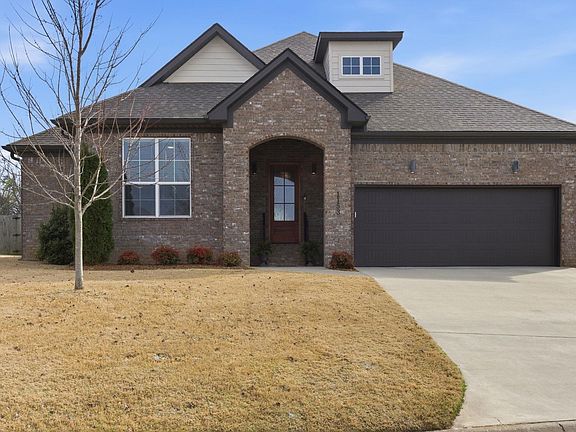 2nd image of 1153 Essex Dr