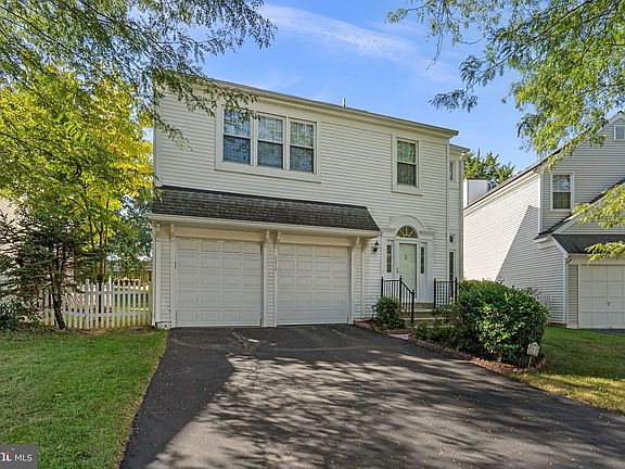 2nd image of 2212 Cherry Leaf Ln
