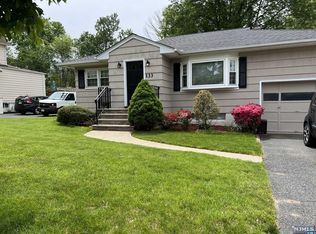 133 Forest Pl, Rochelle Park, NJ 07662