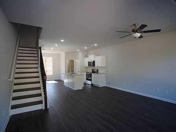 3rd image of 315 Collins Industrial Way #315