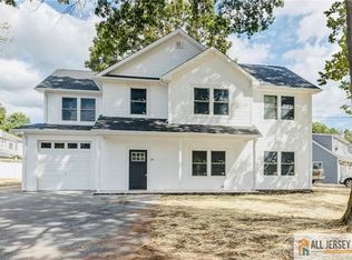 34 Brookville Rd, Edison, NJ 08817