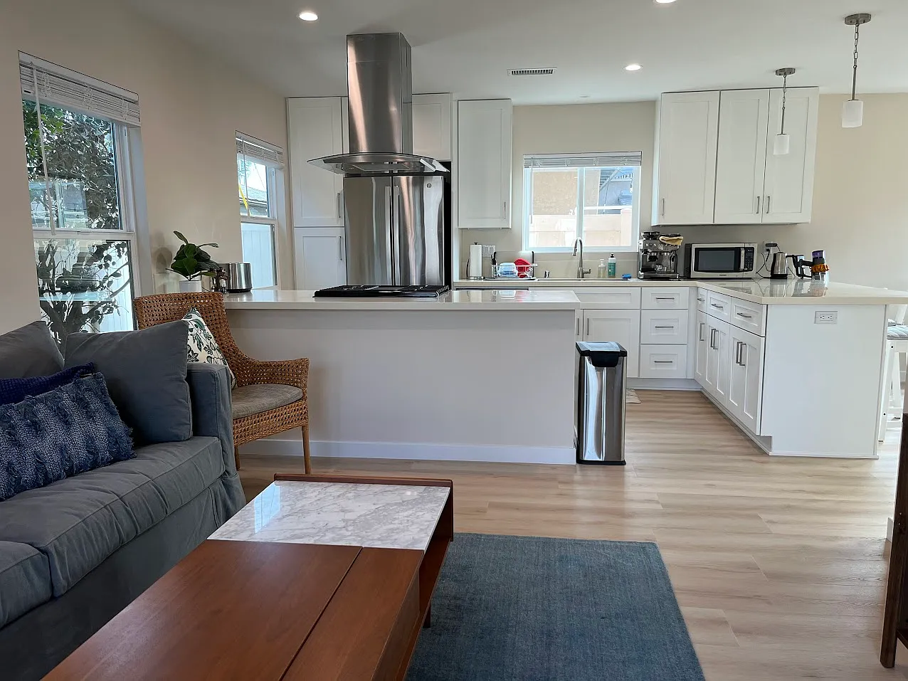2 bed, 2.5 bath, 1200 sqft, $4,250 — Photo 4
