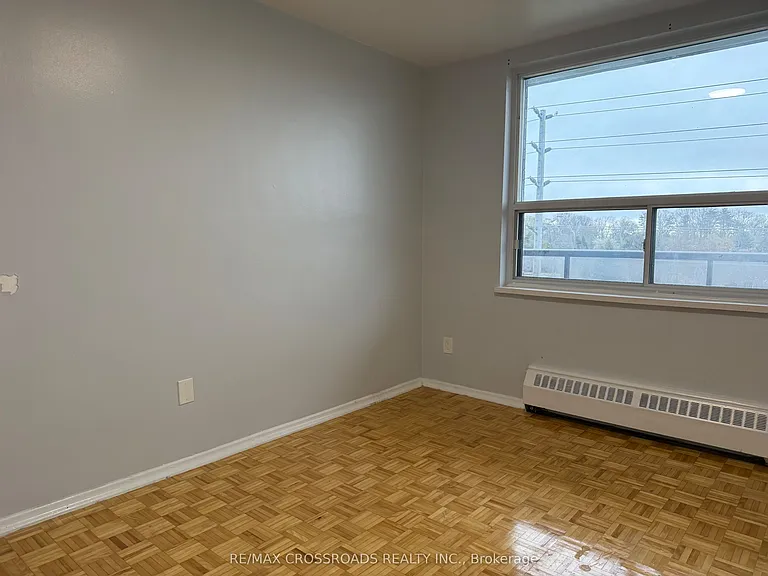363 Lakeshore Rd E #504 — Photo 3
