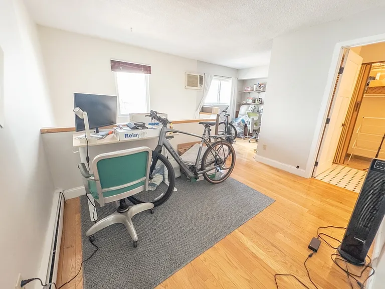 169 Erie St #2 — Photo 15