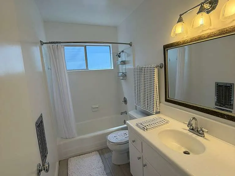 8572 Wonderland Ave — Photo 12