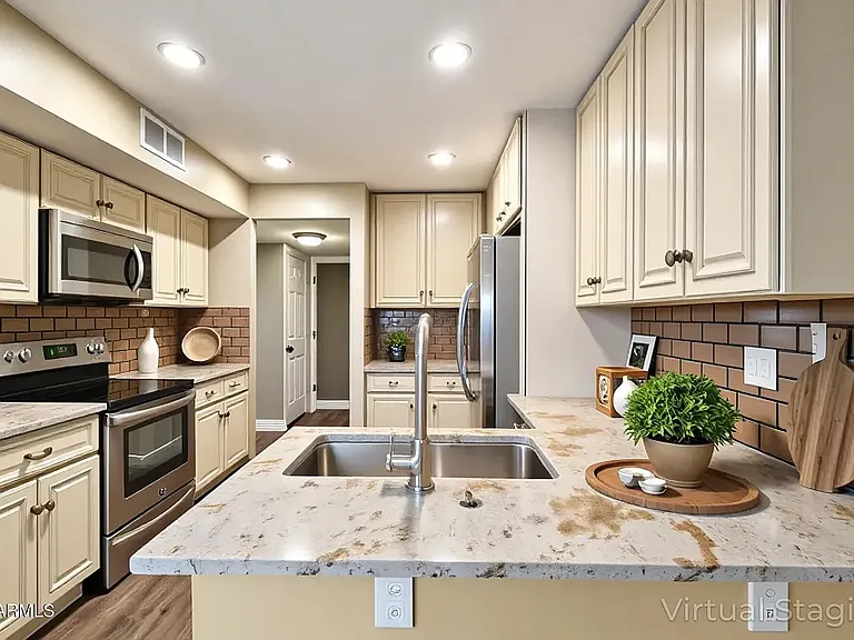 2339 E Evans Dr — Photo 1
