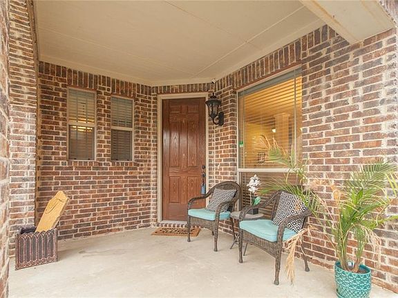 4th image of 1181 Litchfield Ln