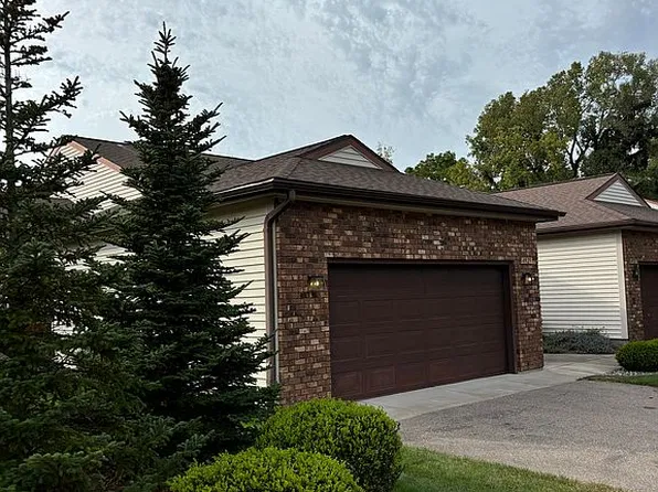 4925 Summergreen Ln, Hudsonville, MI 49426