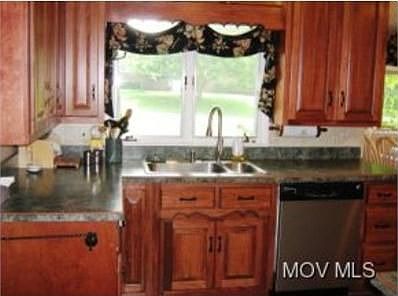 4th image of 203 Keeler Dr