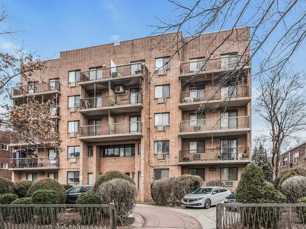 147-45 Barclay Avenue image 1 of 13