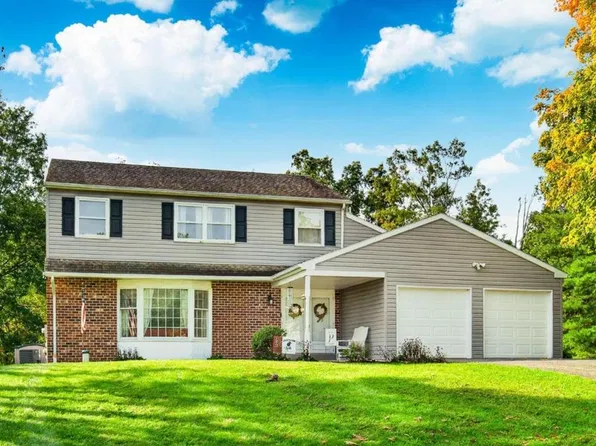 63 Lark Ln, Gilbertsville, PA 19525