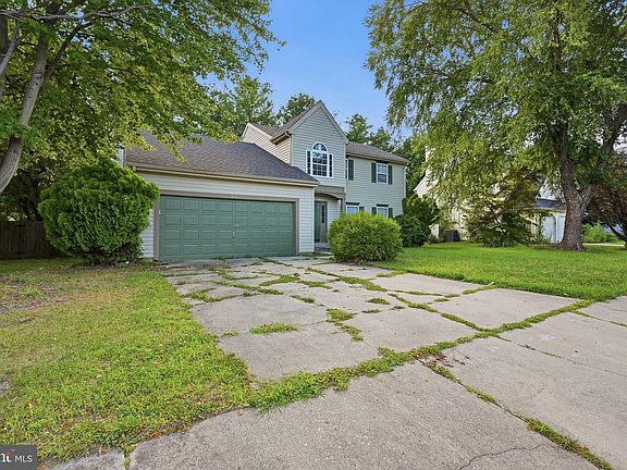 3rd image of 214 Northdown Dr