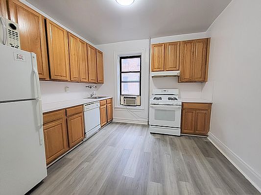 2nd image of 120 Garfield Pl APT C10