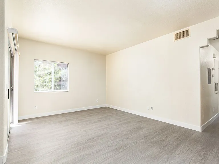 2110 Los Feliz St #1028 — Photo 6