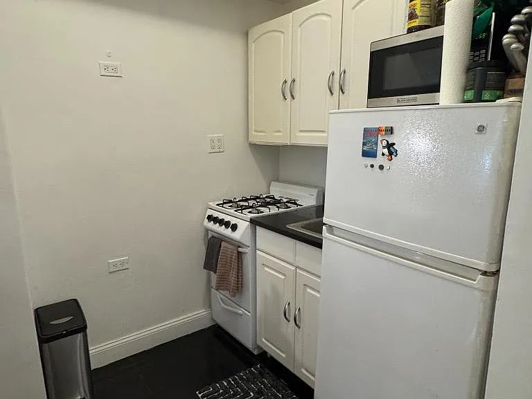 171 E 77th St #2B — Photo 3