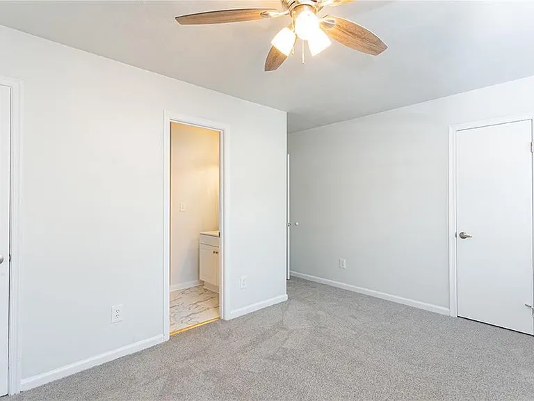 640 Aubrey Dr — Photo 8