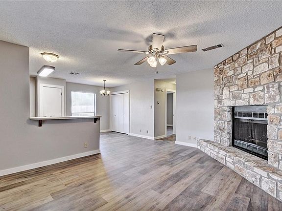 3rd image of 20800 Bonanza St APT A