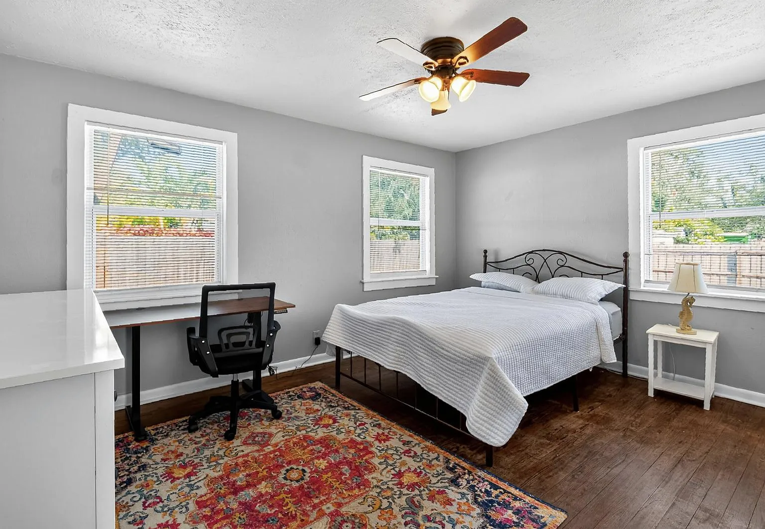 4 bed, 2.0 bath, 1189 sqft, $1,139 — Photo 1