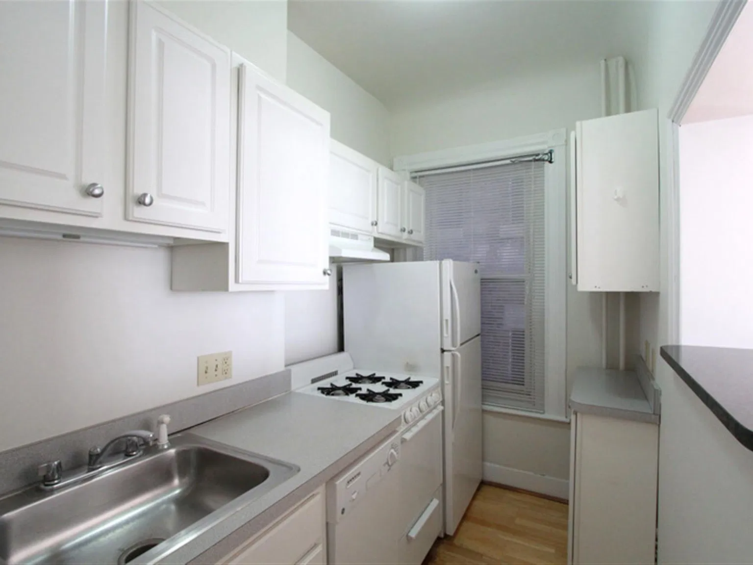 1 bed, $2,800 — Photo 2