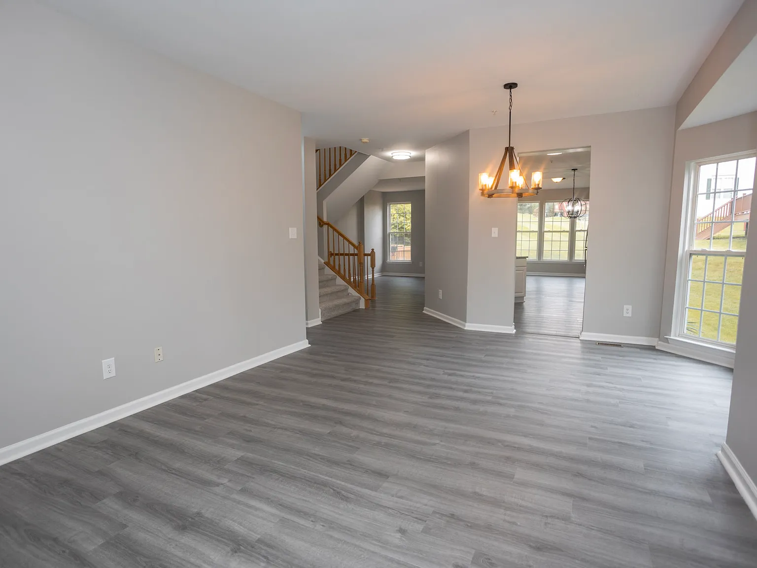 3 bed, 2.5 bath, 1960 sqft, $3,250 — Photo 2