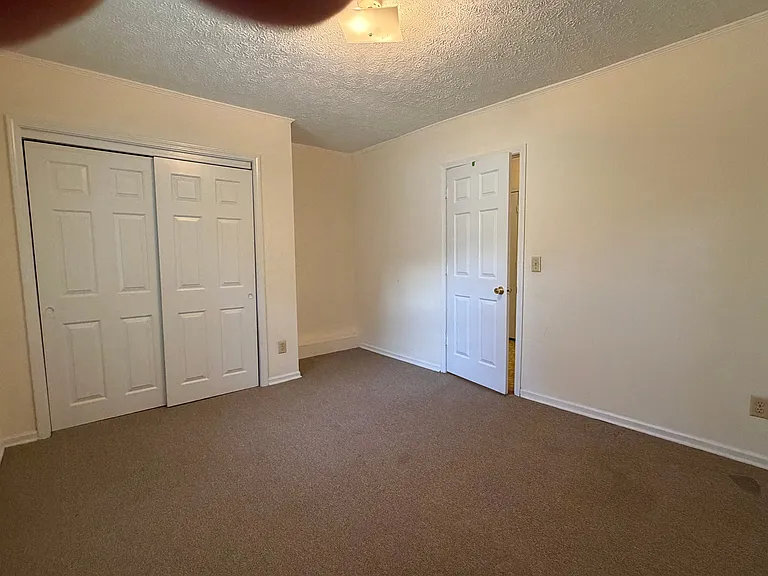 120 Pinecrest Dr #B — Photo 9