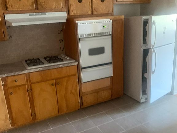 4th image of 9413 Foster Ave #2