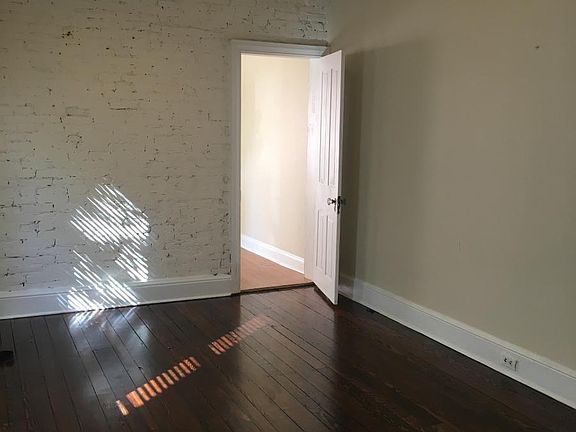4th image of 901 N Clayton St