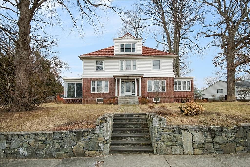 137 Oakley Rd, Woonsocket, RI 02895 Zillow