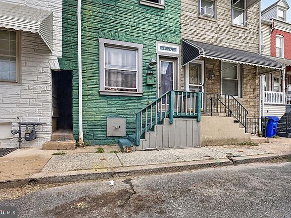 3rd image of 1557 Moss St