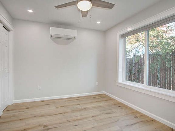 5th image of 5426 13th Ave #D