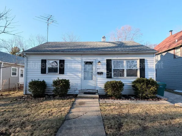 923 Jasper St, Joliet, IL 60436