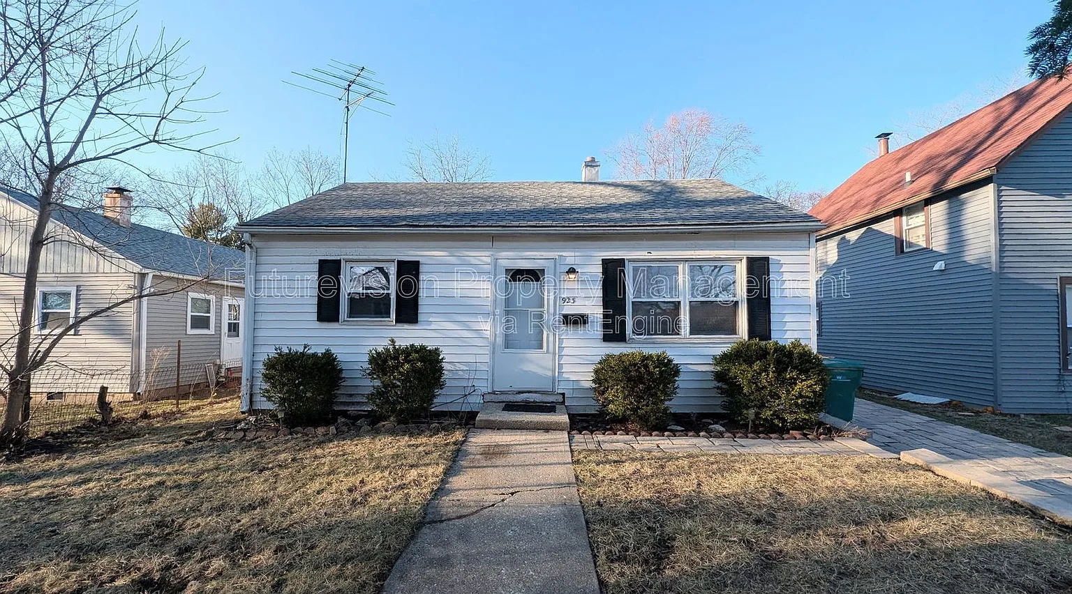 923 Jasper St photo 1