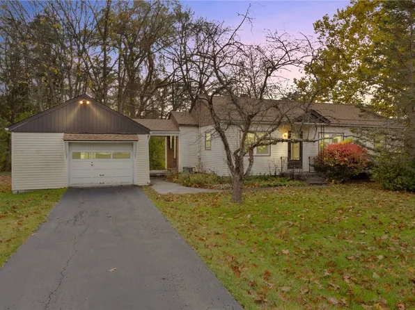 303 Comstock Rd, Ithaca, NY 14850