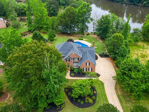 2nd image of 128 Lake Park Dr